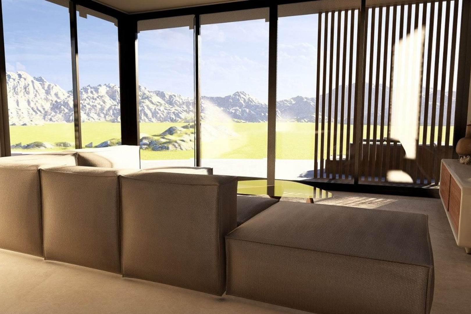 Moderne woonkamer met modulaire bank en kamerhoge glazen wanden met uitzicht op de bergen. Verticale houten lamellen zorgen voor een stijlvol architectonisch detail.