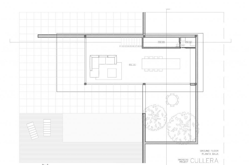 Gedetailleerde plattegrond van de begane grond met de indeling van de woon-eetkamer, open keuken, binnentuin en het terras met zwembad.
