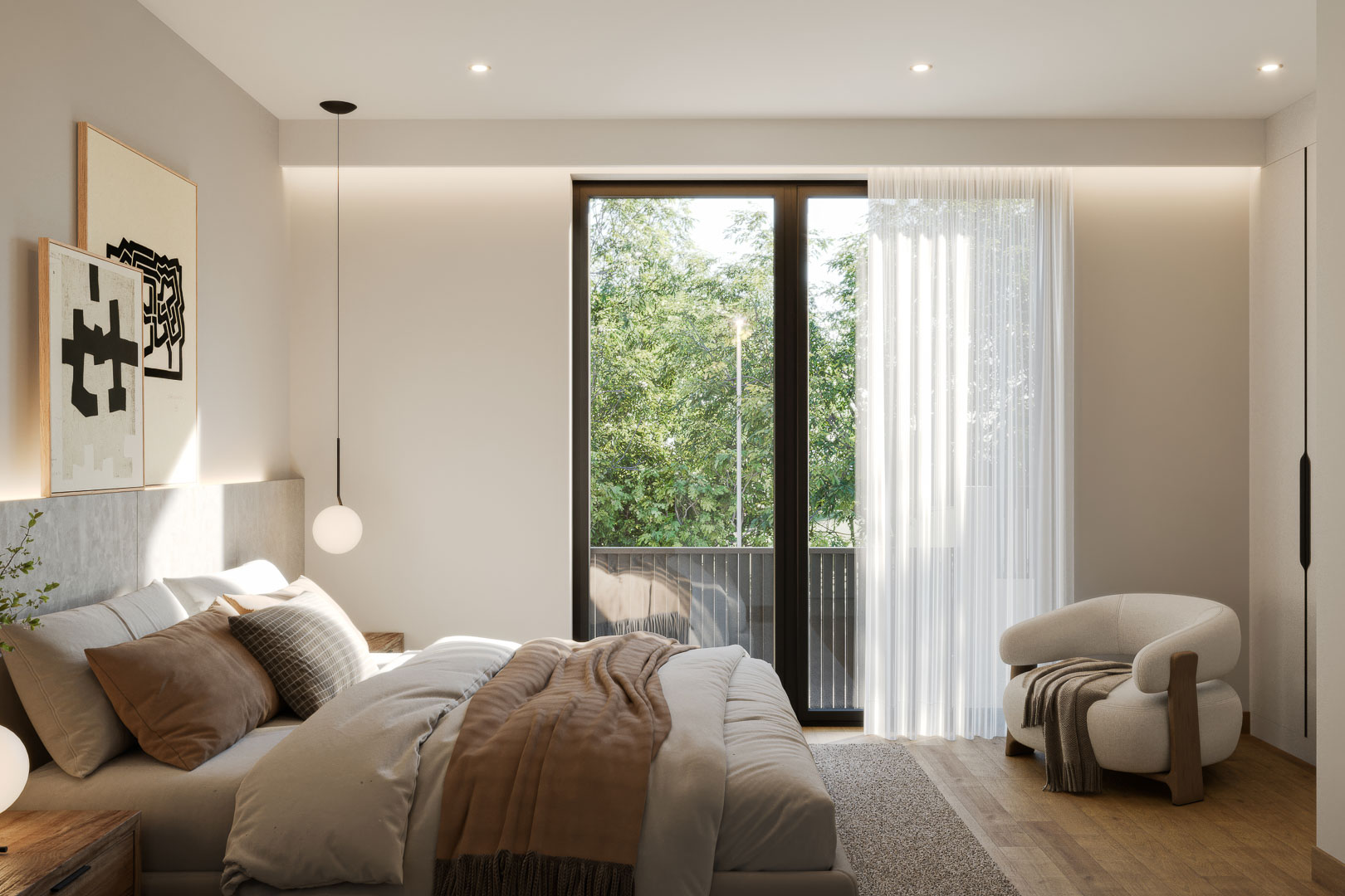 Hoofdslaapkamer met kamerhoge glazen deuren, houten vloeren en toegang tot het balkon. Voorzien van inbouwspots, design hanglampen en strakke inbouwkasten.