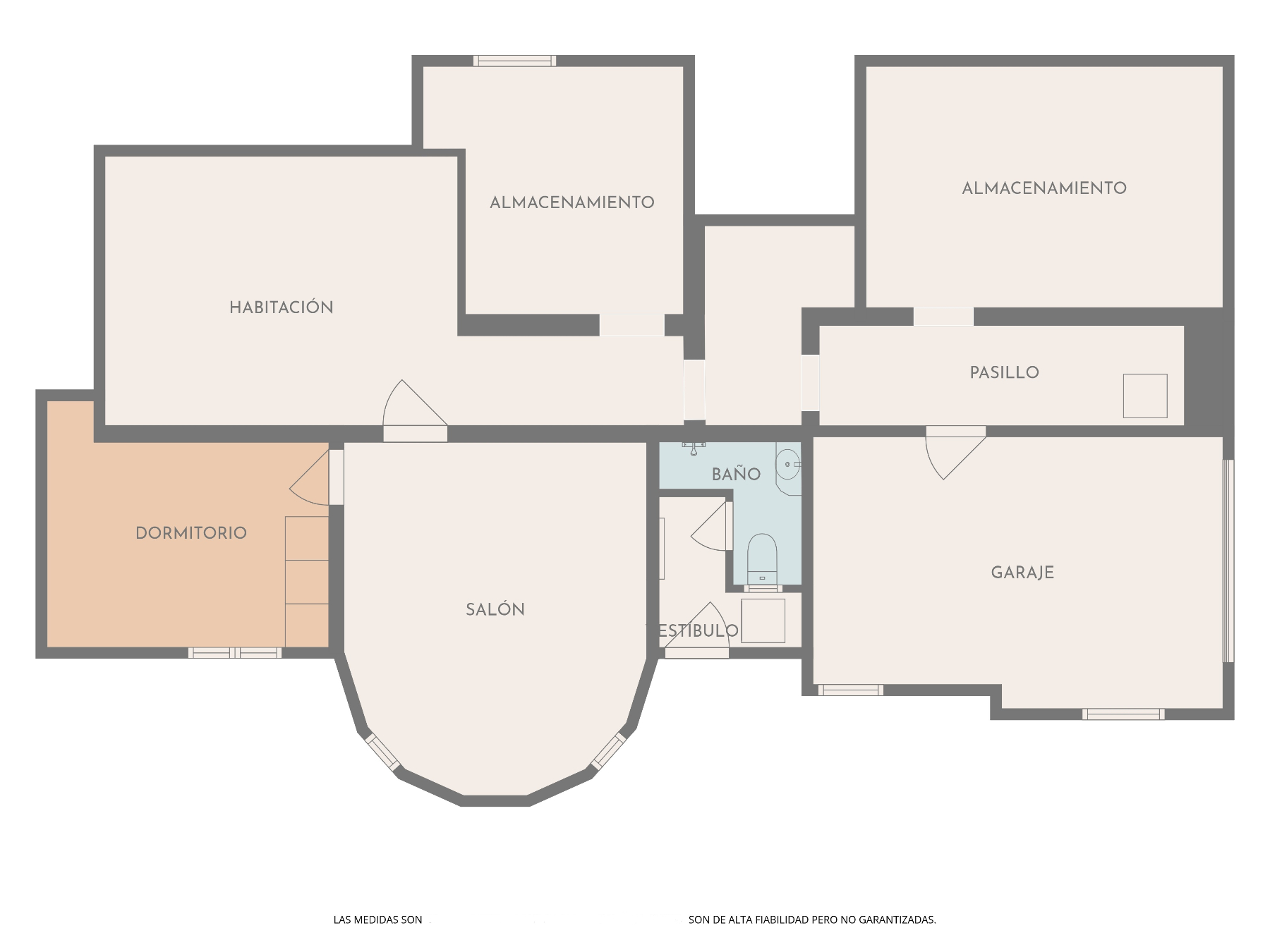 Gedetailleerde plattegrond met de indeling van de ronde woonkamer, slaapkamers, diverse bergruimtes en de inpandige garage.