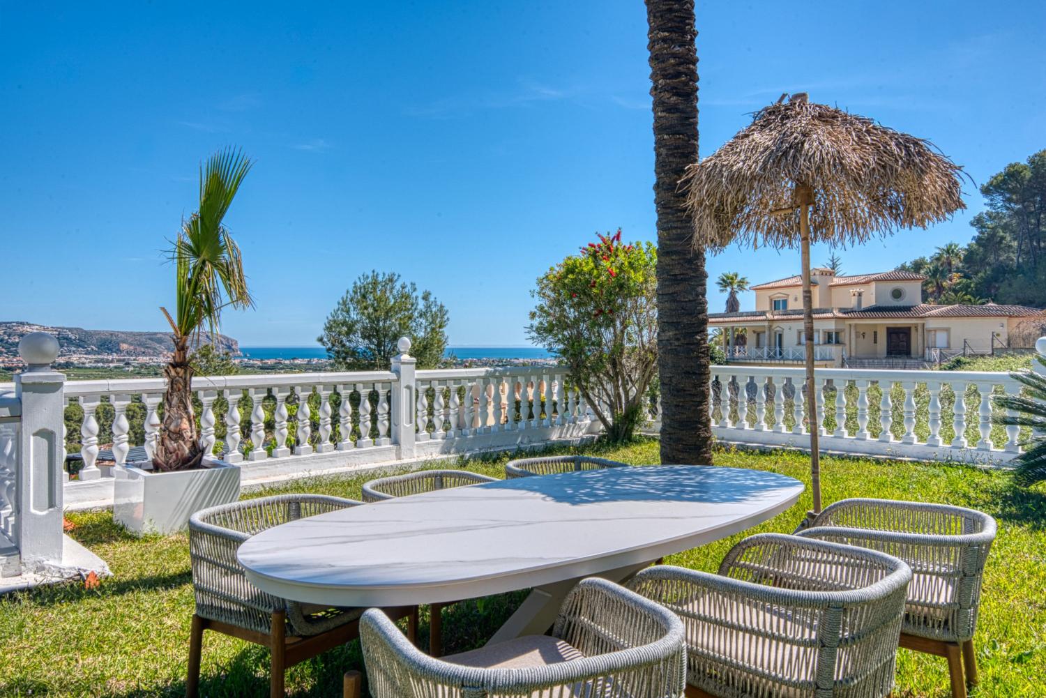 Villa in Jávea Piver: 3 Slaapkamers, Zwembad & Tuin