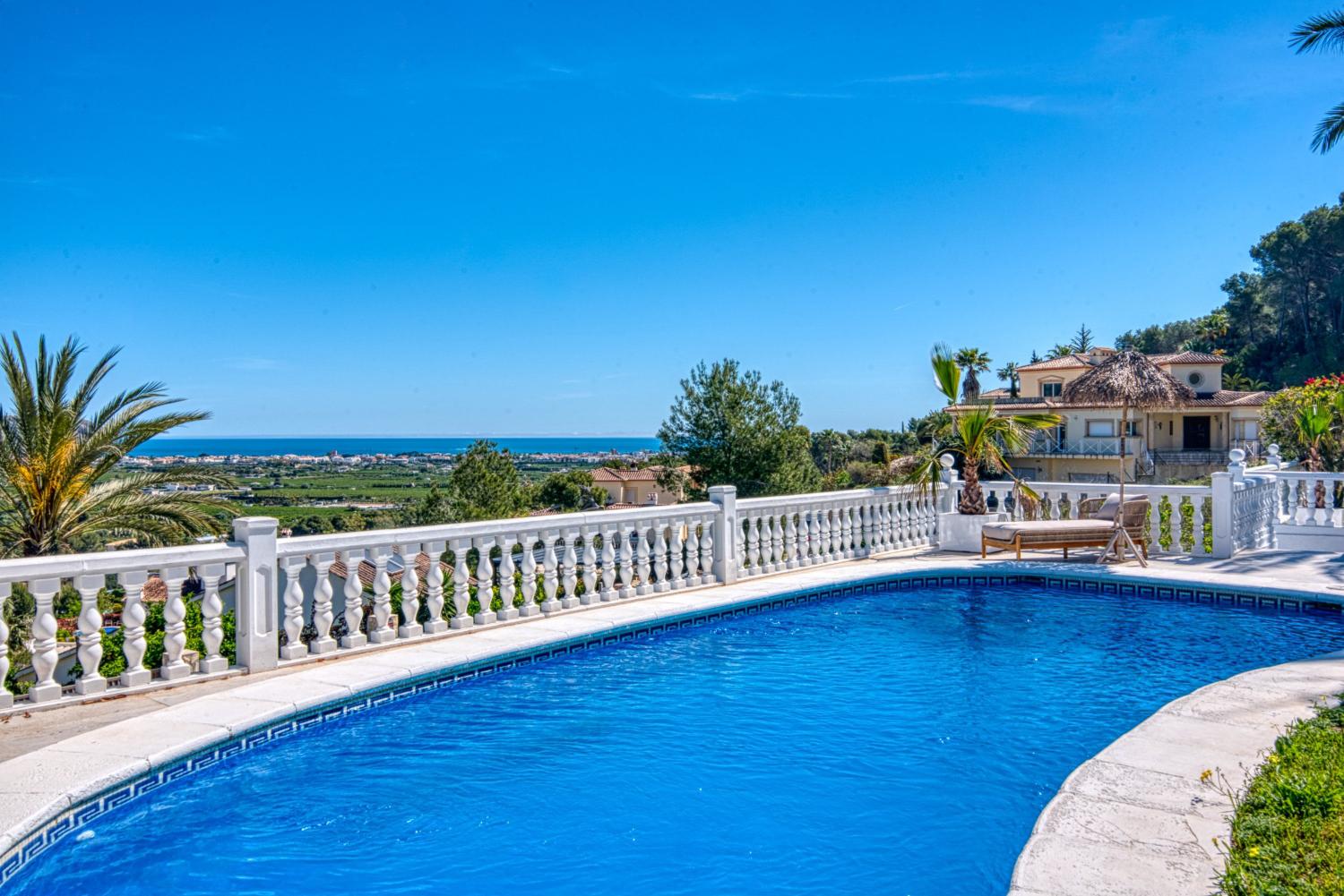 Villa in Jávea Piver: 3 Slaapkamers, Zwembad & Tuin