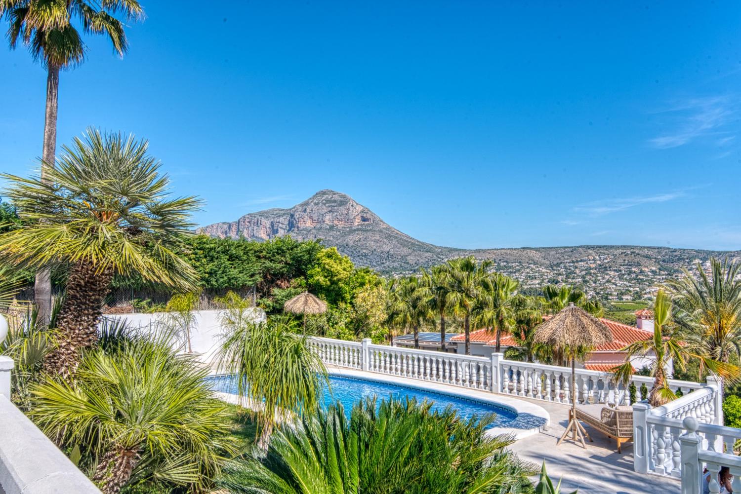 Villa in Jávea Piver: 3 Slaapkamers, Zwembad & Tuin