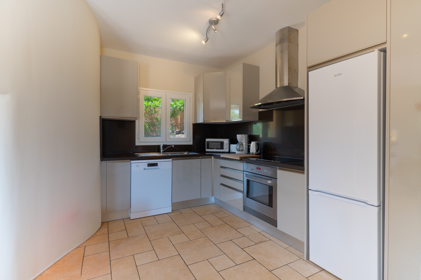 Villa Jávea: 3 Slaapkamers, Zwembad & Tuin! €750.000