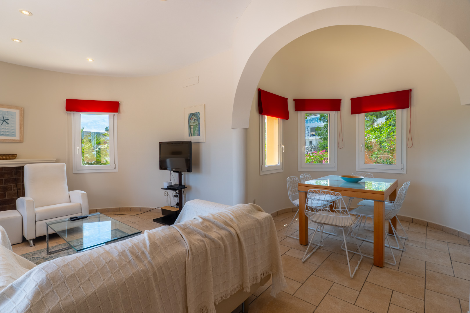 Villa Jávea: 3 Slaapkamers, Zwembad & Tuin! €750.000