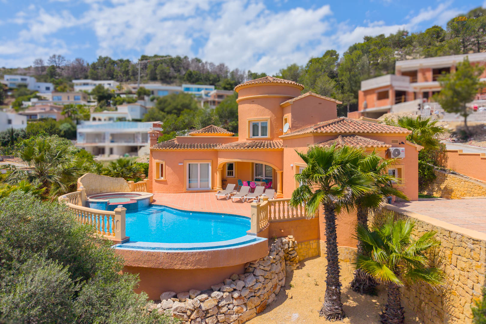 Villa Jávea: 3 Slaapkamers, Zwembad & Tuin! €750.000