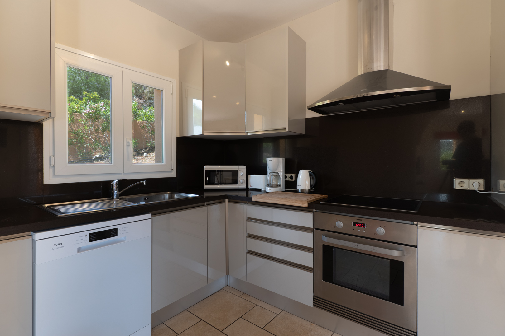 Villa Jávea: 3 Slaapkamers, Zwembad & Tuin! €750.000