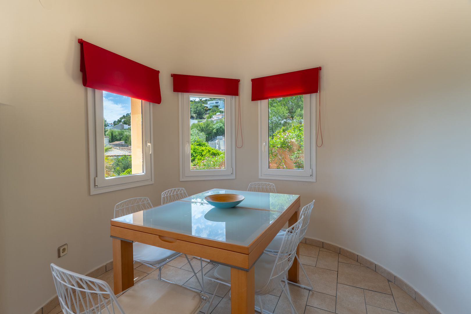 Villa Jávea: 3 Slaapkamers, Zwembad & Tuin! €750.000