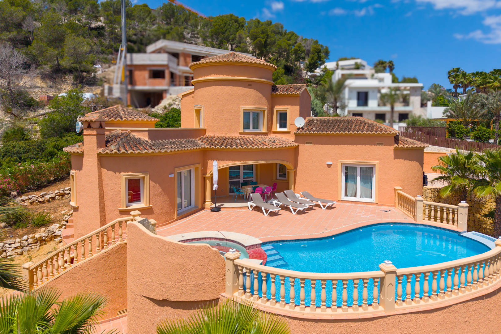 Villa Jávea: 3 Slaapkamers, Zwembad & Tuin! €750.000