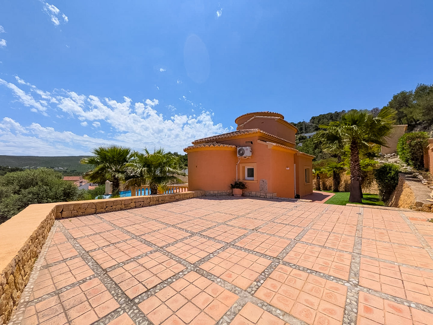 Villa Jávea: 3 Slaapkamers, Zwembad & Tuin! €750.000
