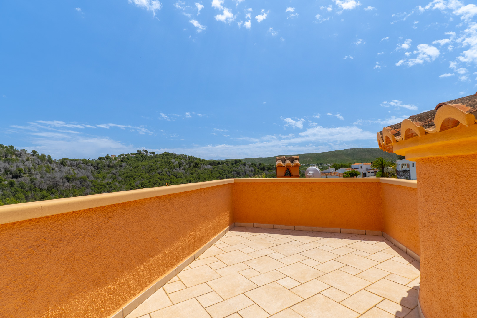 Villa Jávea: 3 Slaapkamers, Zwembad & Tuin! €750.000