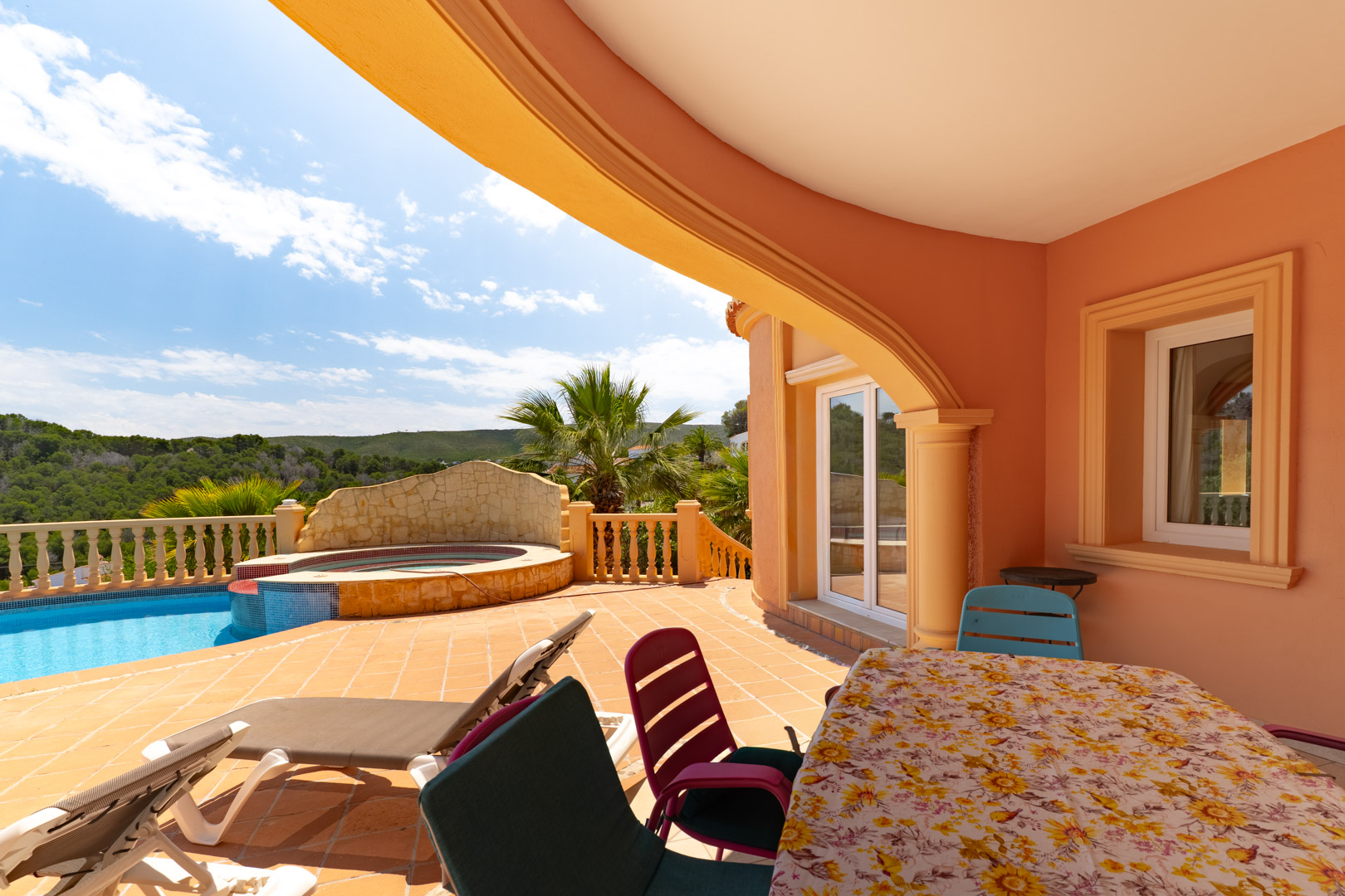 Villa Jávea: 3 Slaapkamers, Zwembad & Tuin! €750.000