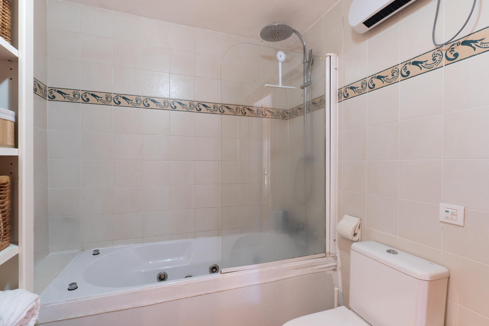 Altea Hills: Ruim 2-Slaapkamer Appartement met Potentie