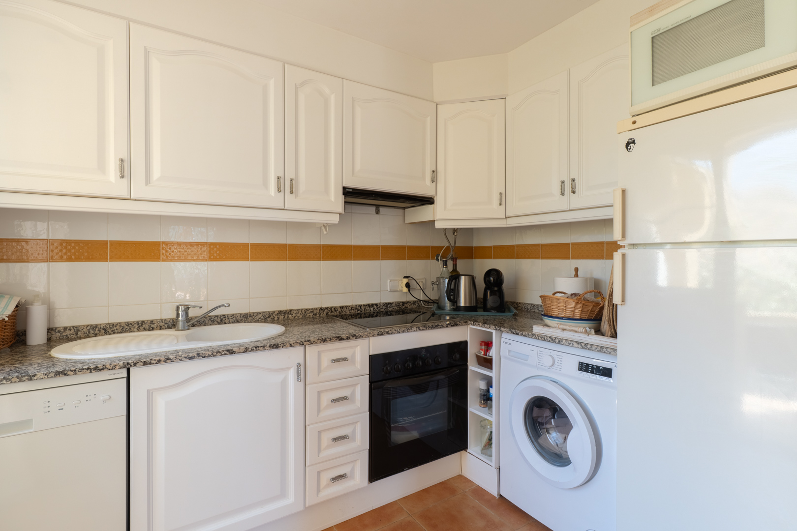 Altea Hills: Ruim 2-Slaapkamer Appartement met Potentie
