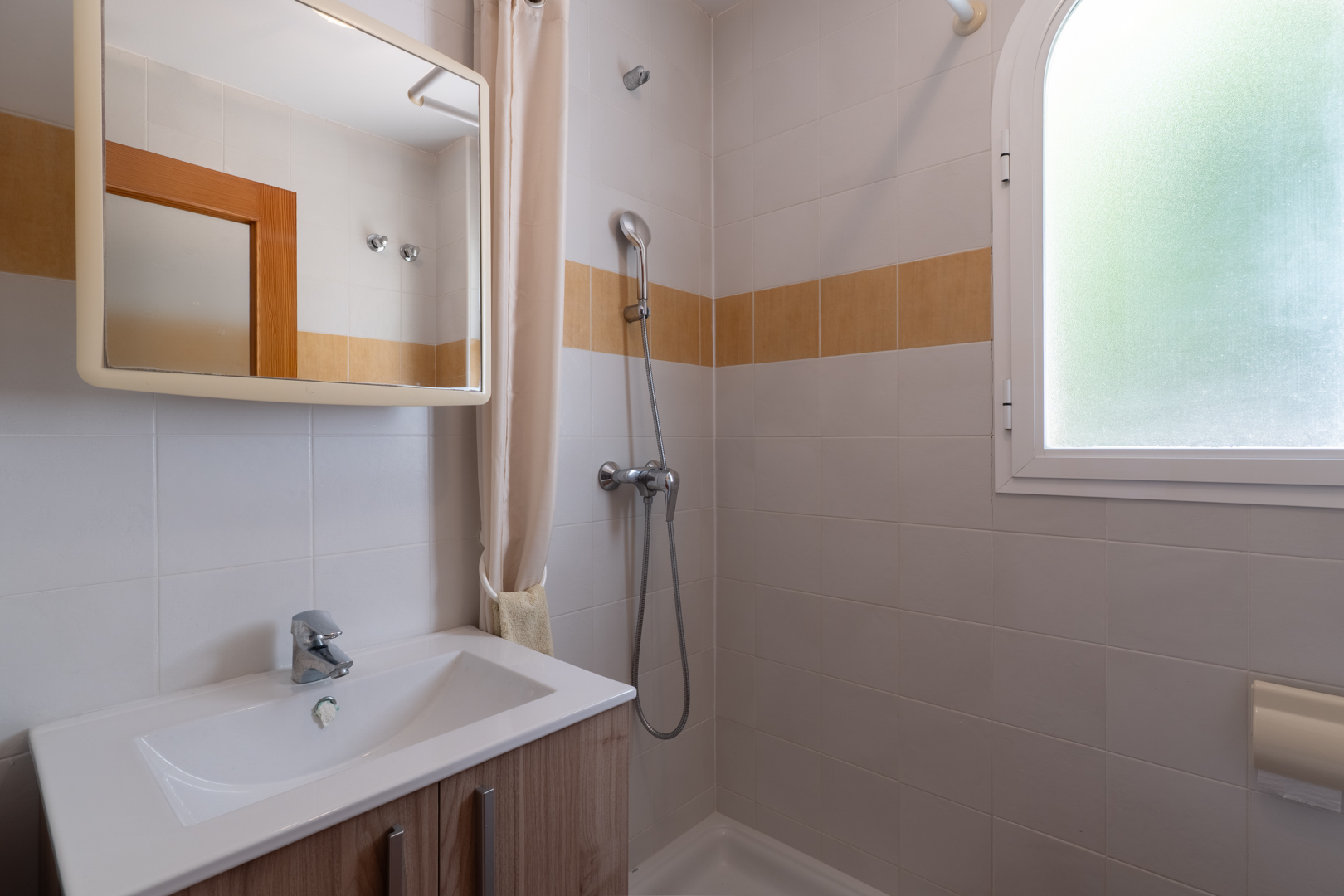 Altea Hills: Ruim 2-Slaapkamer Appartement met Potentie