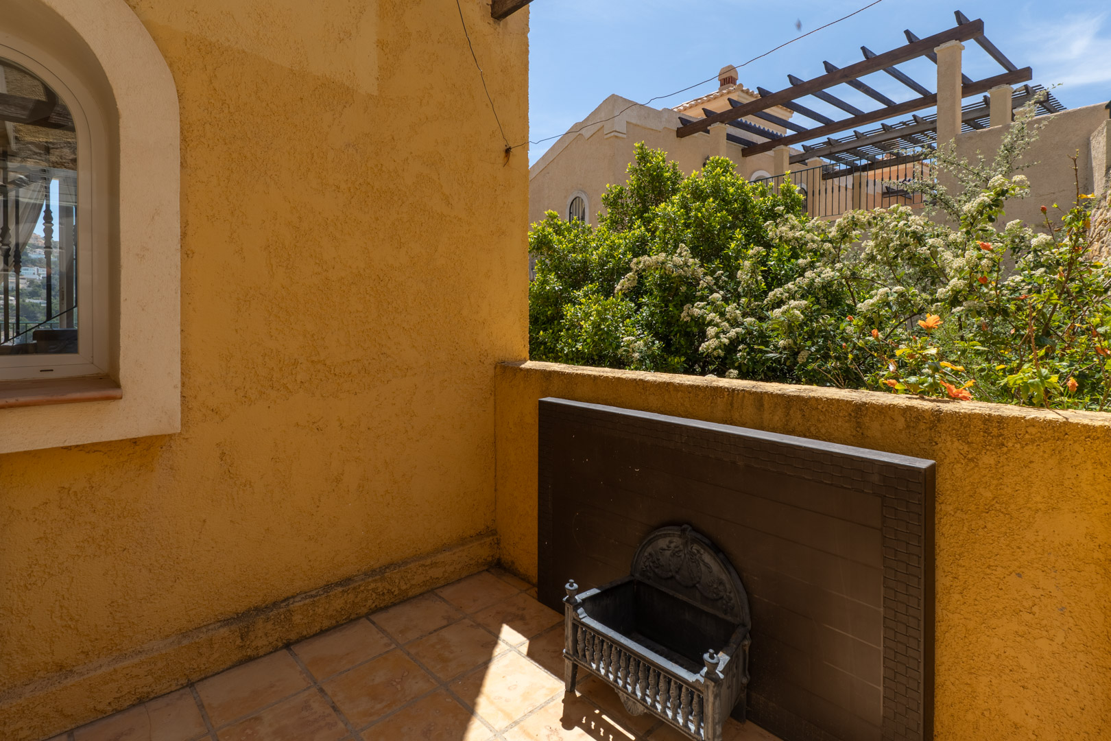 Altea Hills: Ruim 2-Slaapkamer Appartement met Potentie