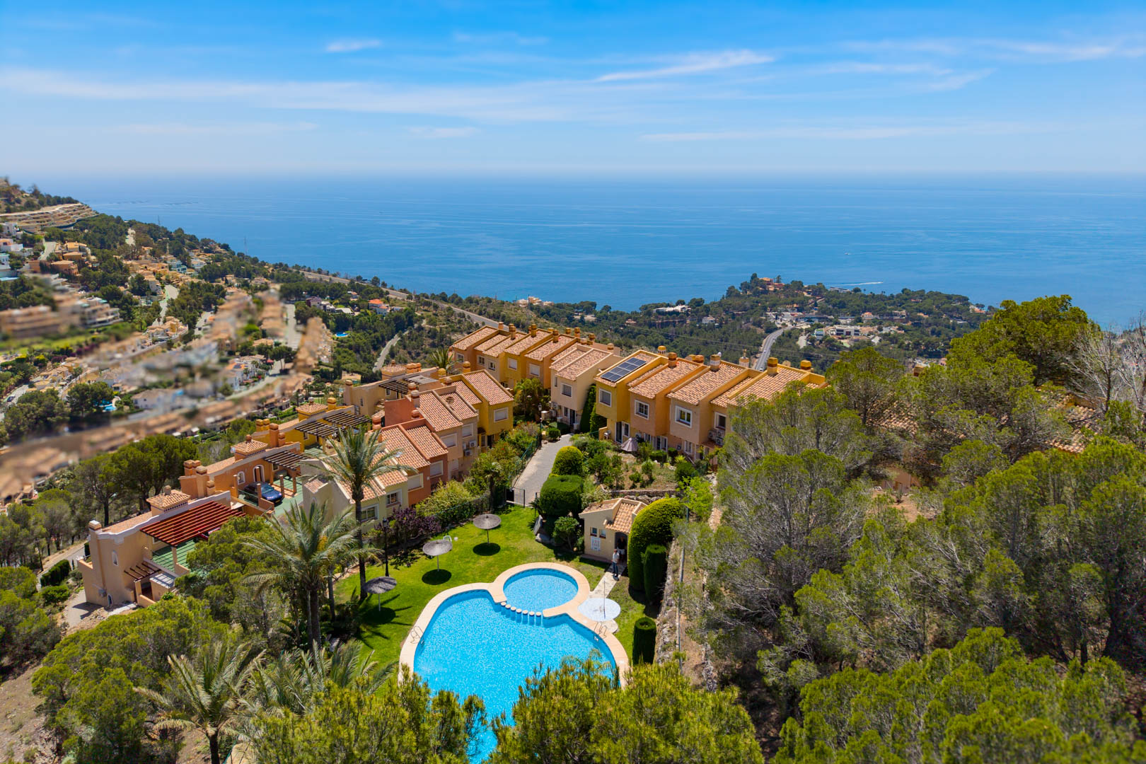 Altea Hills: Ruim 2-Slaapkamer Appartement met Potentie