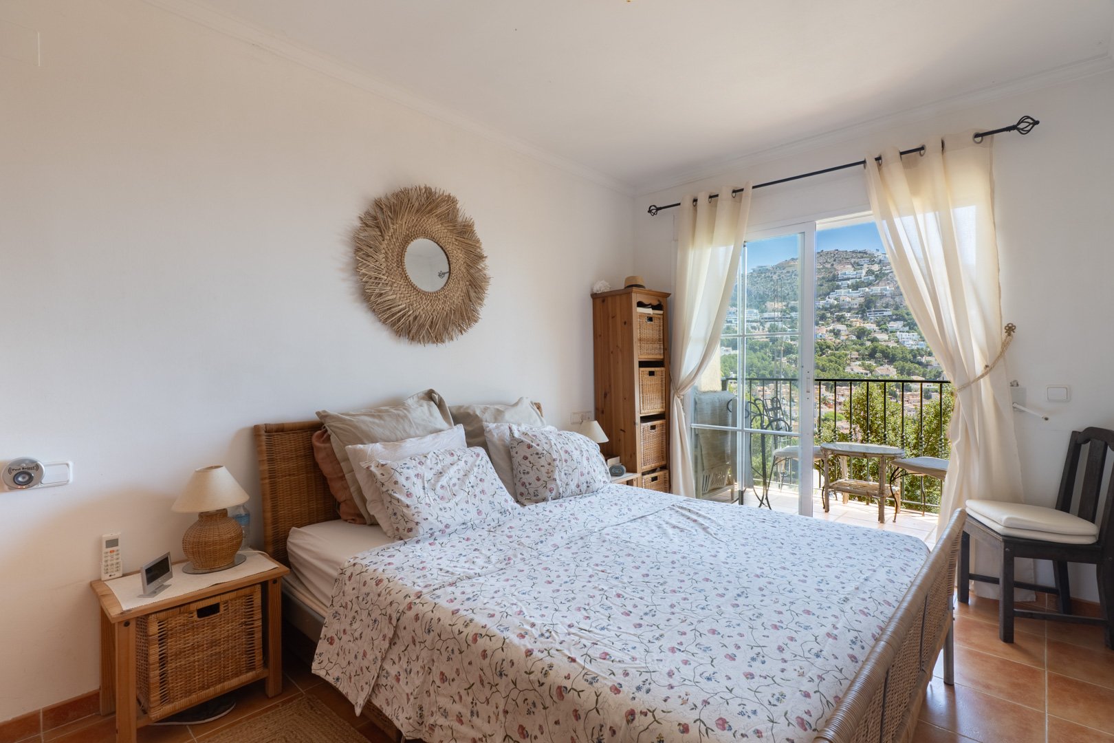 Altea Hills: Ruim 2-Slaapkamer Appartement met Potentie
