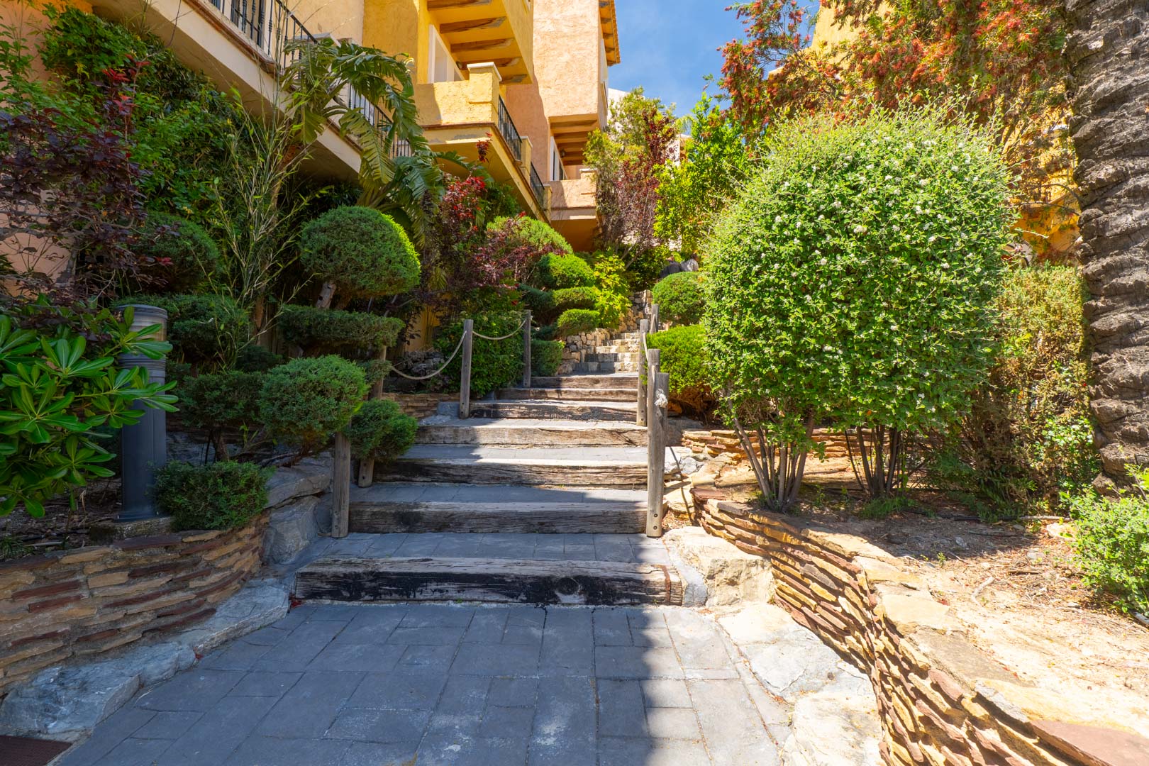 Altea Hills: Ruim 2-Slaapkamer Appartement met Potentie