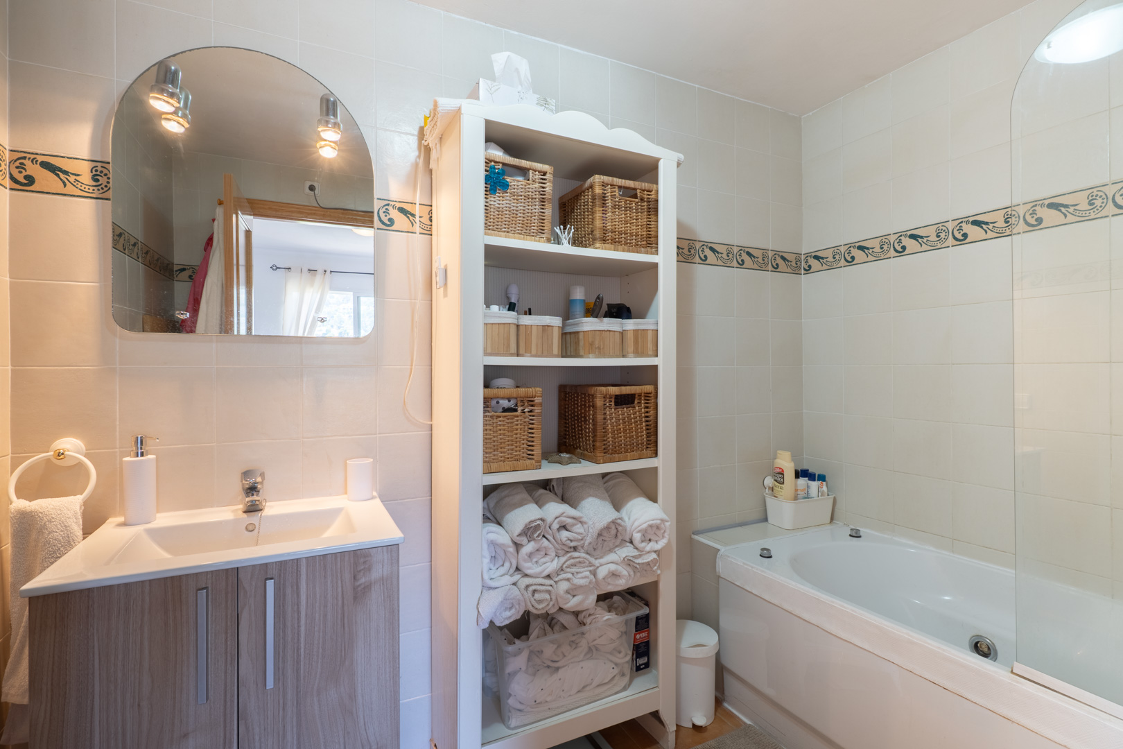 Altea Hills: Ruim 2-Slaapkamer Appartement met Potentie