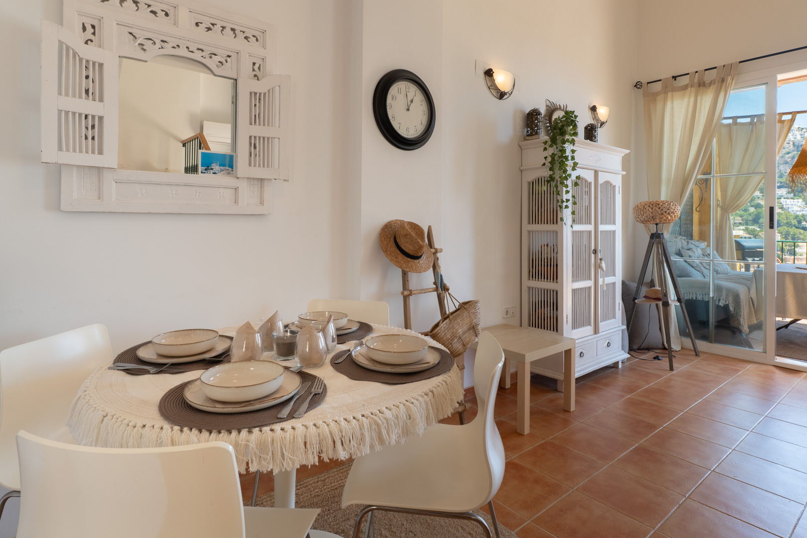 Altea Hills: Ruim 2-Slaapkamer Appartement met Potentie