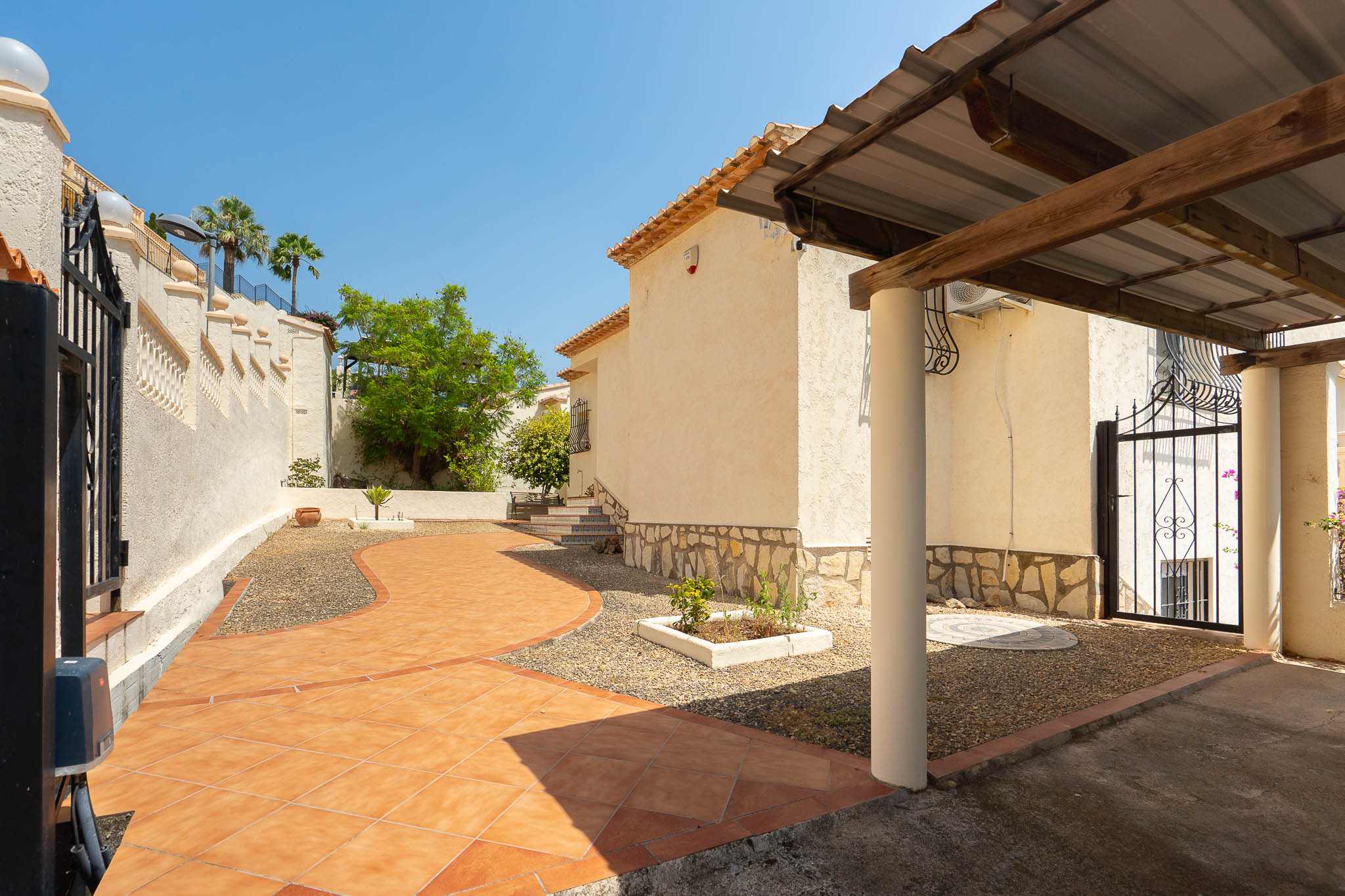 Entree en carport
