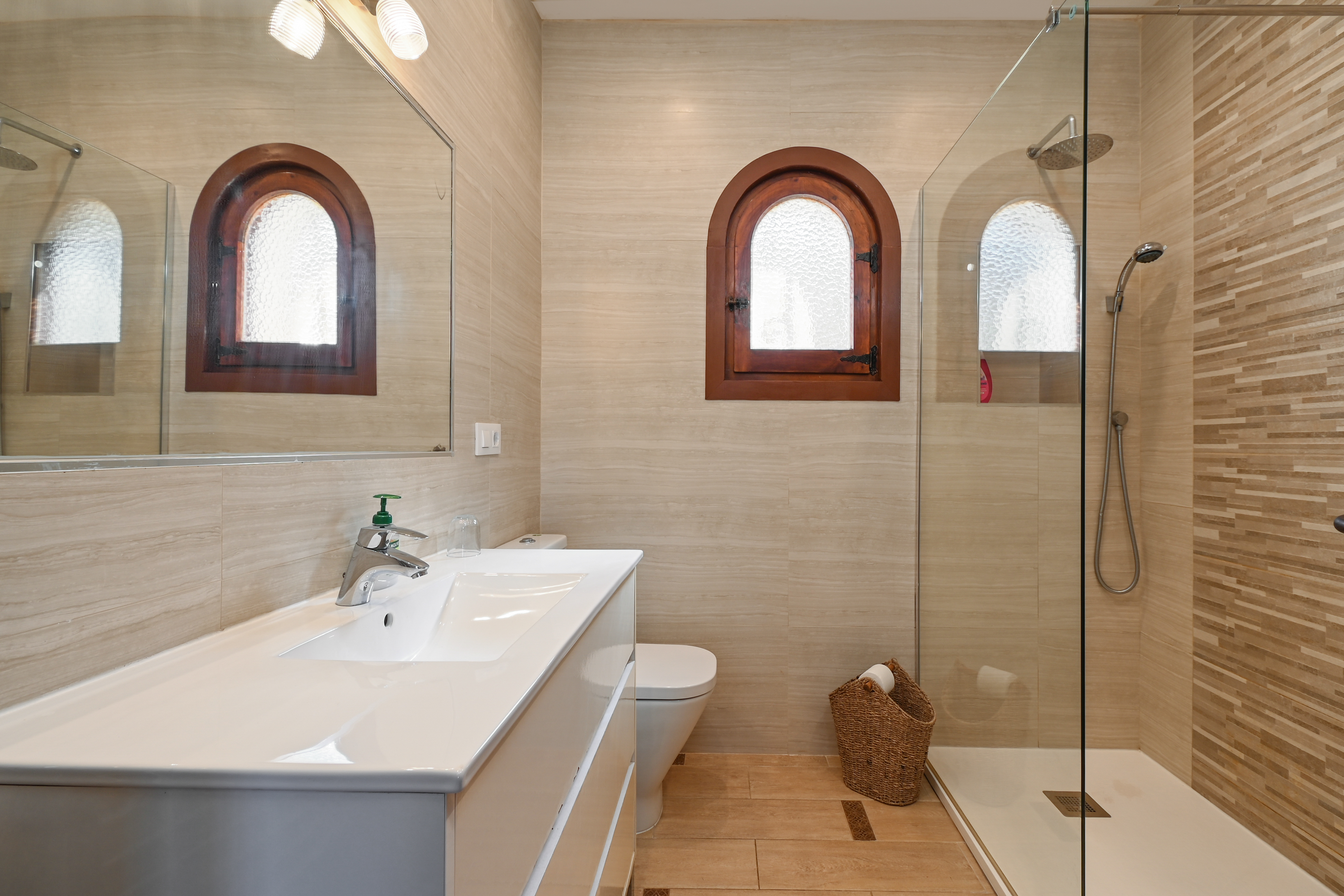 Badkamer met douche