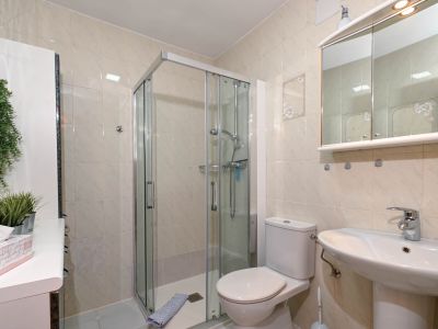 Badkamer met douche