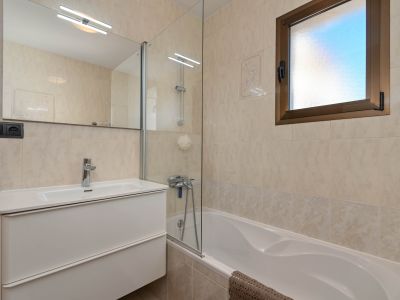 Badkamer met ligbad