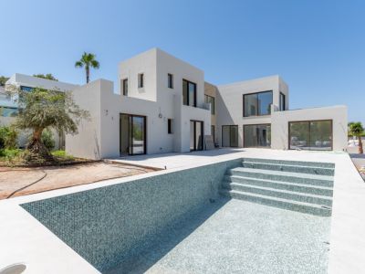 Exterieur van villa met zwembad
