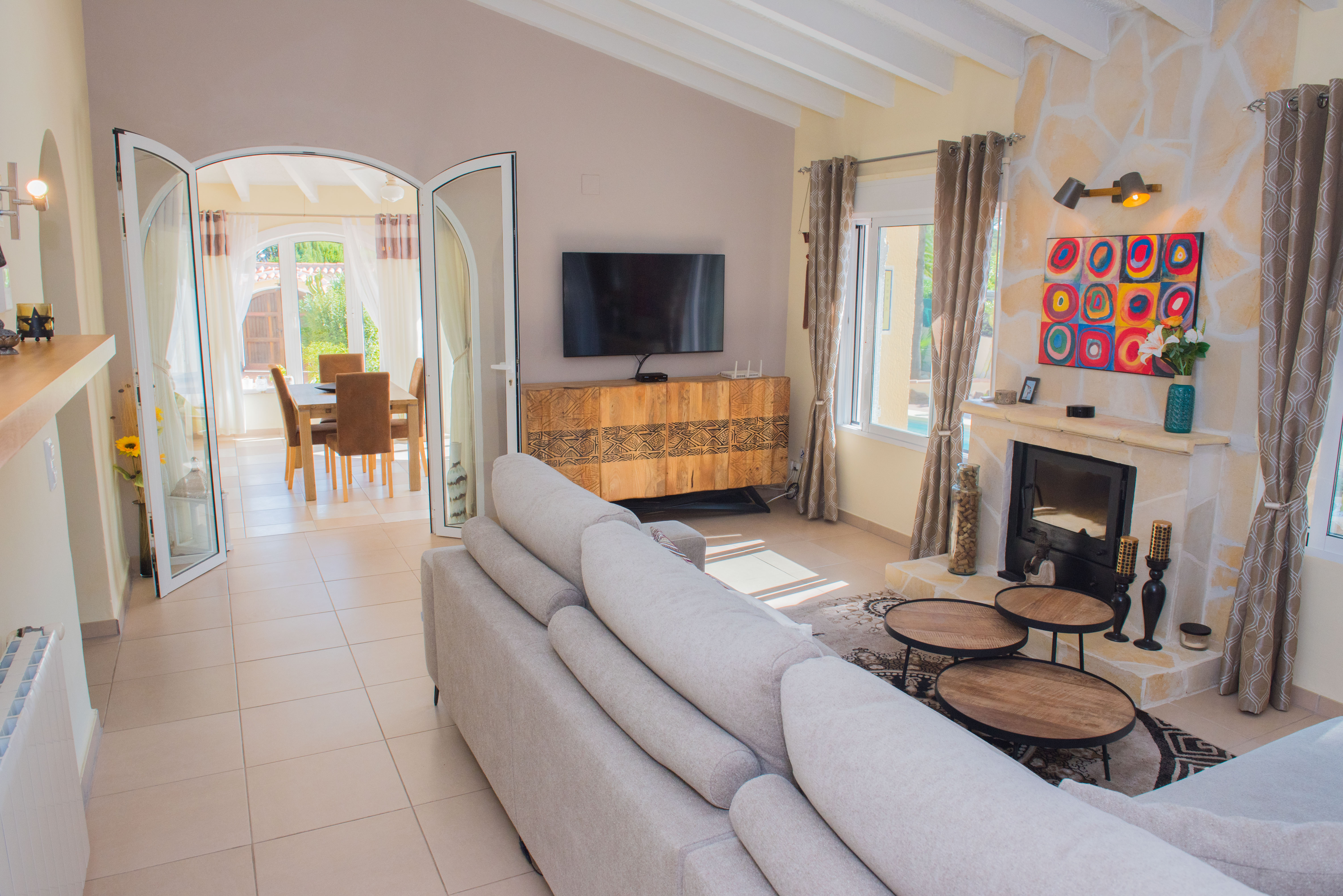 Woonkamer met open haard