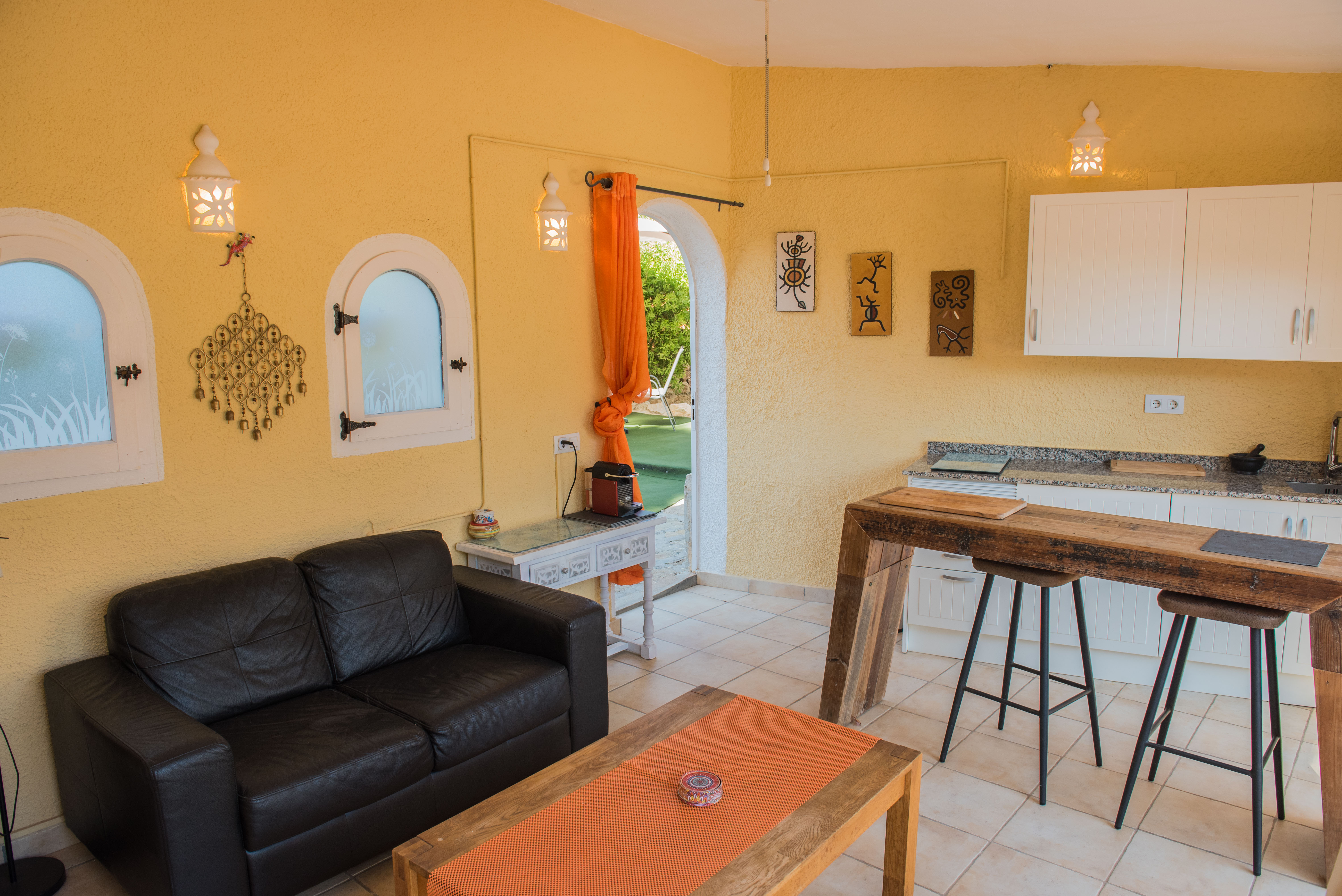 Woonkamer met open keuken