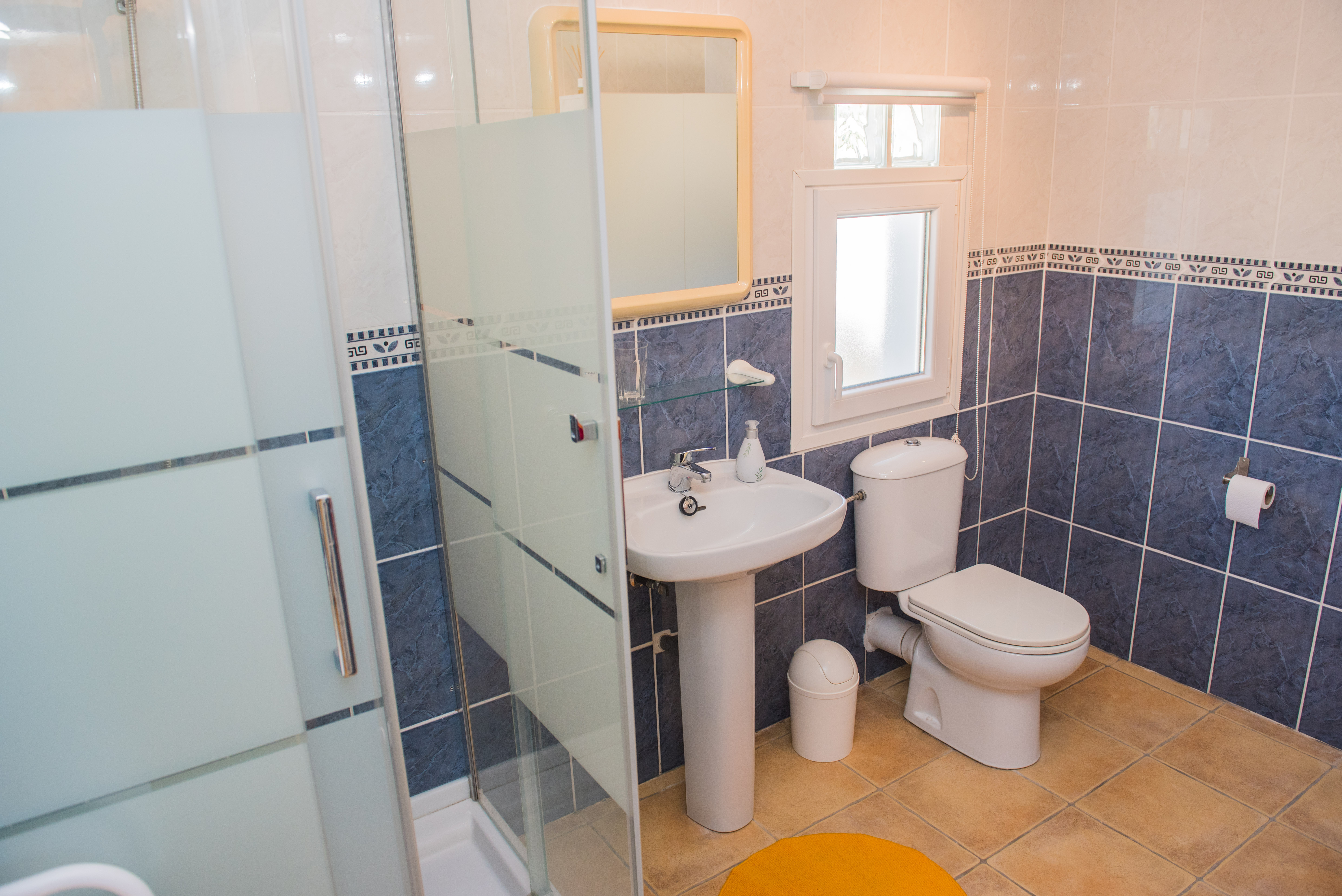 Badkamer met douche