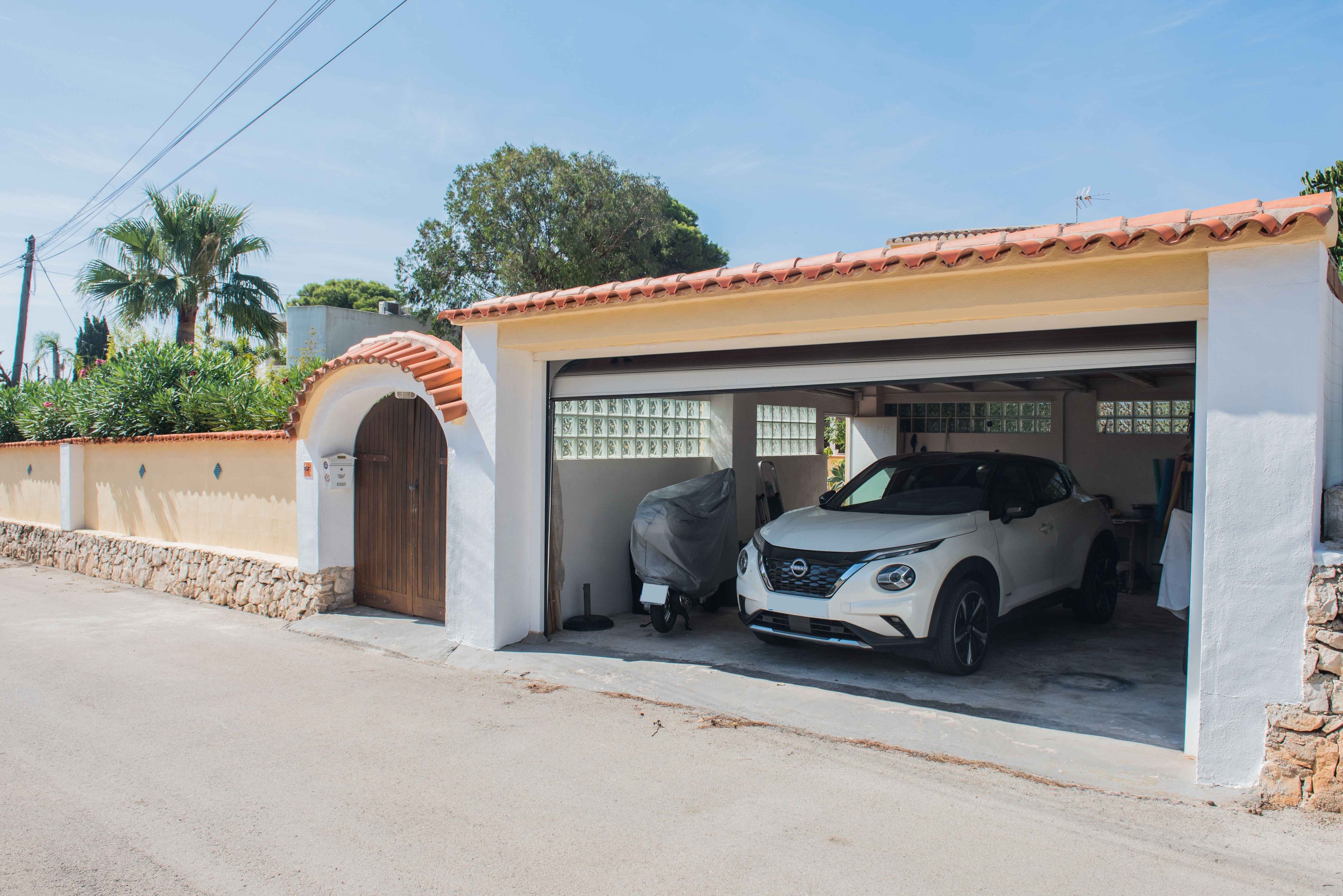 Garage en entree van de woning