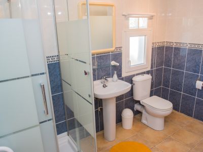 Badkamer met douche