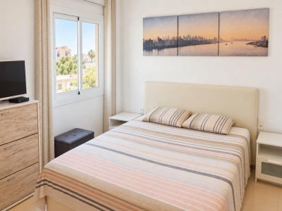 Slaapkamer met raam
