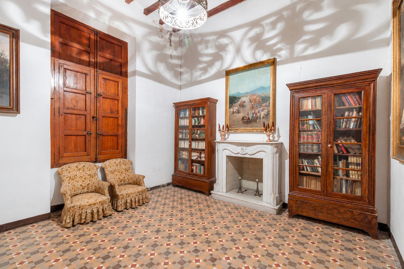 Woonkamer met open haard