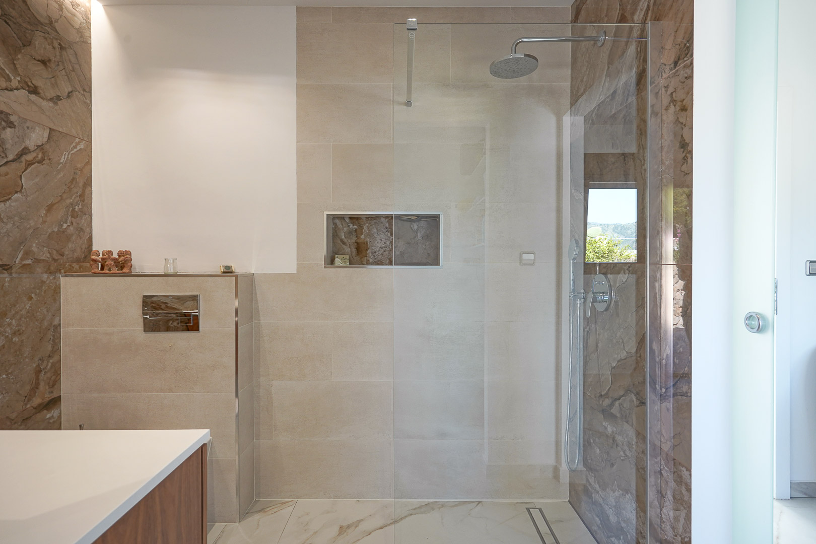 Badkamer met inloopdouche