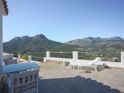 Terras met bergzicht