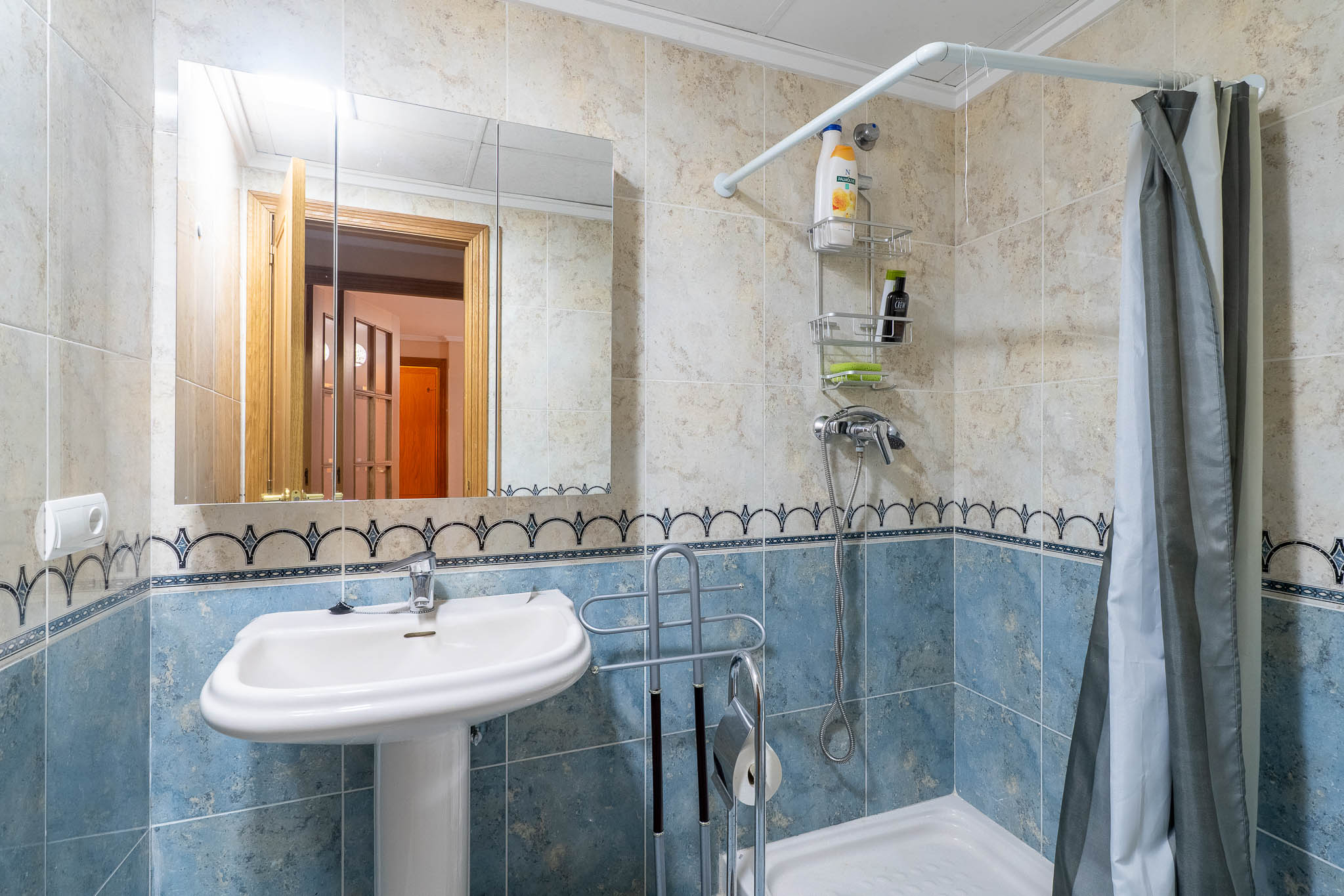 Badkamer met douche