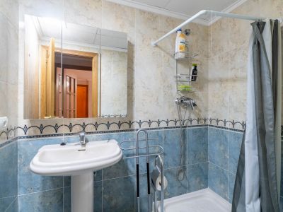 Badkamer met douche