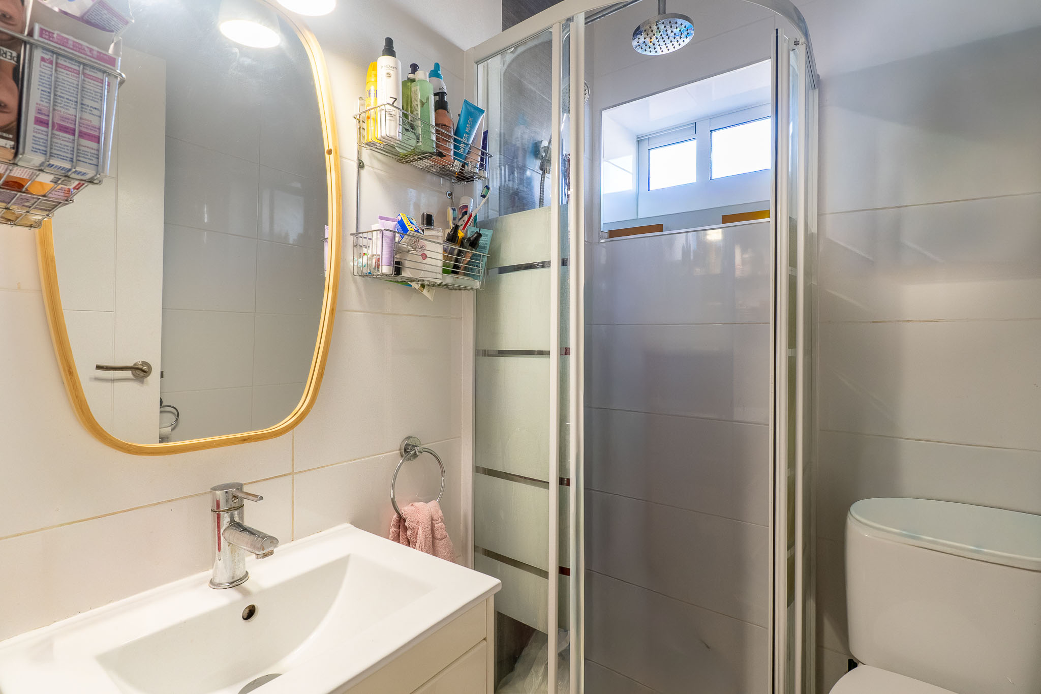 Badkamer met douche