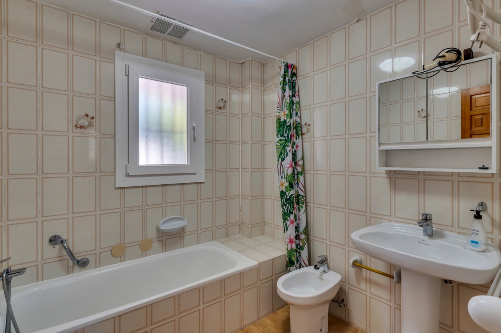Badkamer met ligbad