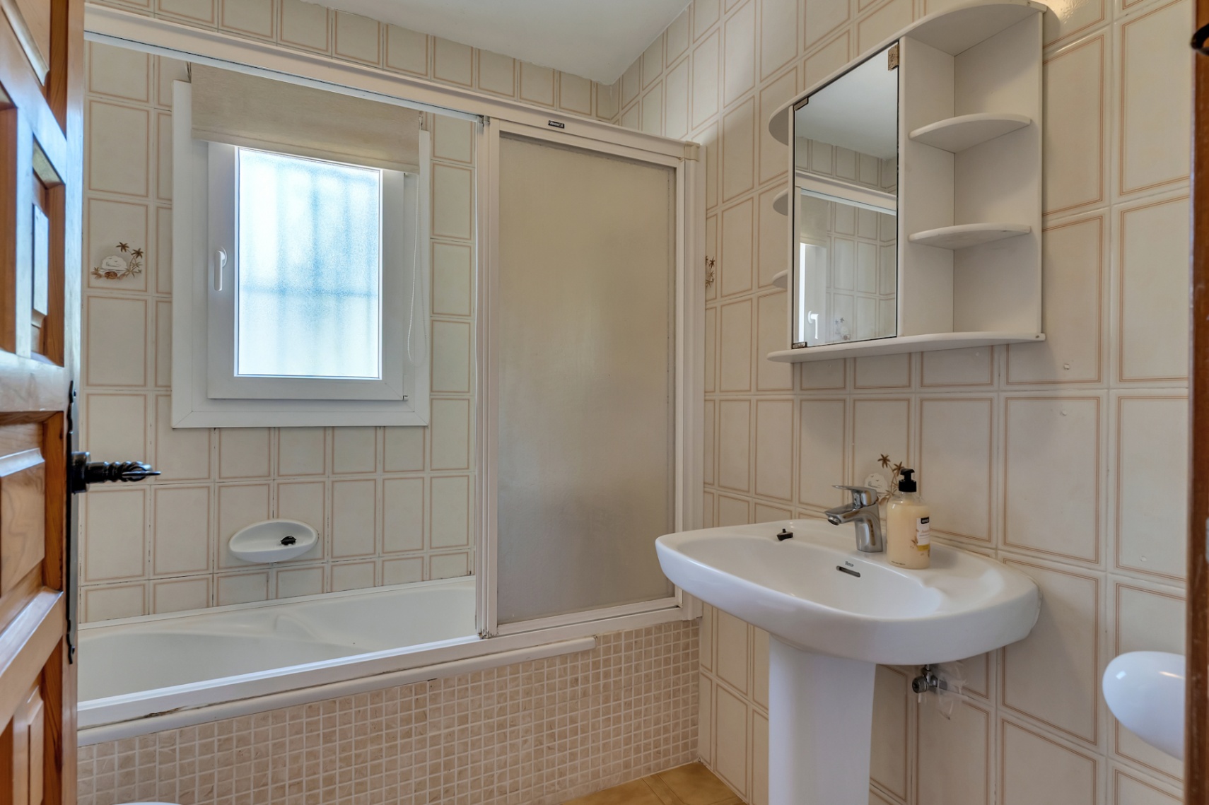 Badkamer met ligbad