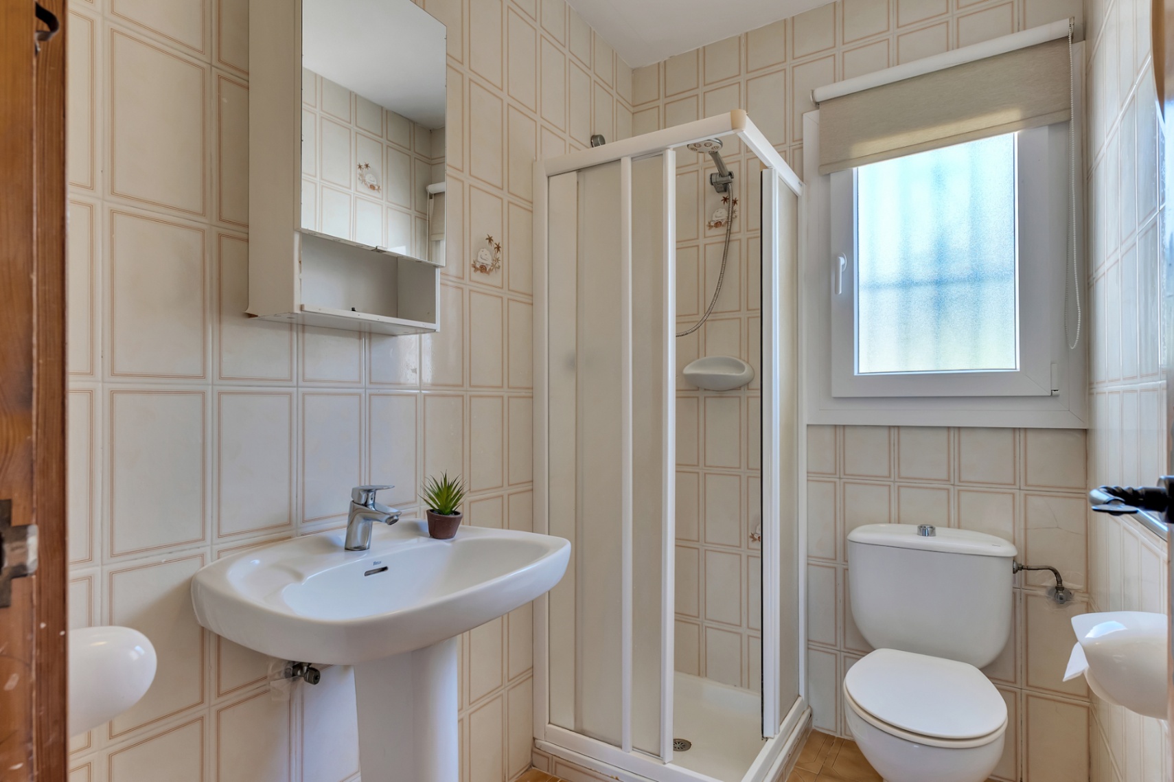 Badkamer met douche
