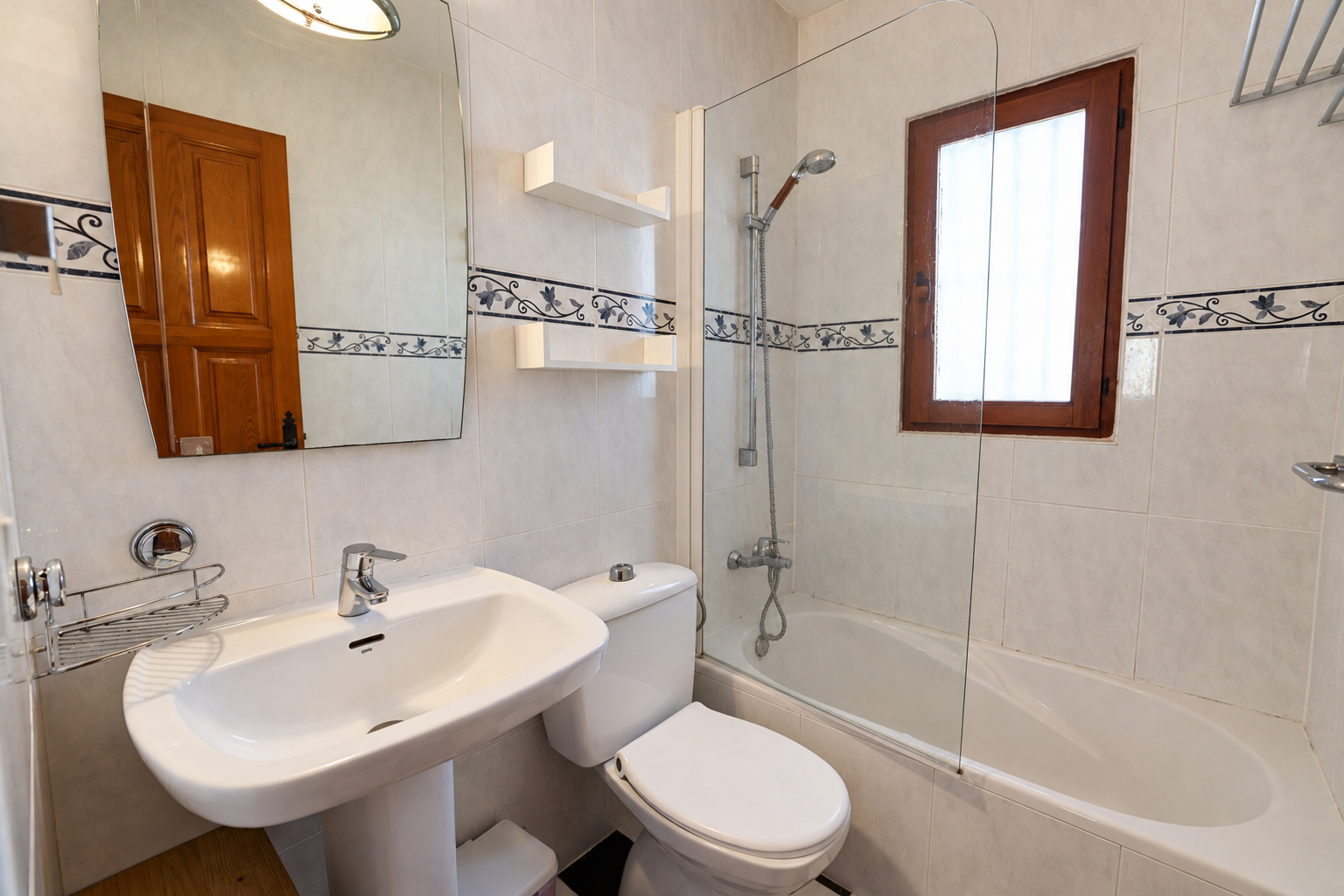 Badkamer met ligbad