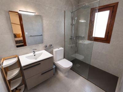 Badkamer met douche
