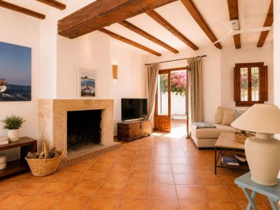 Woonkamer met open haard