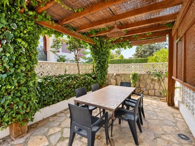 Overdekt terras met pergola