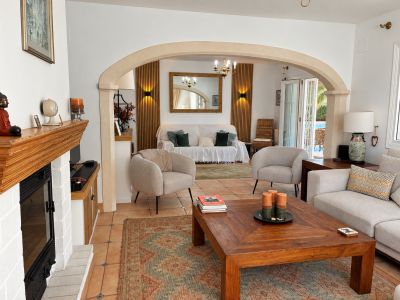 Woonkamer met haard